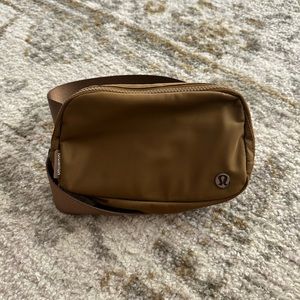 Lululemon Everywhere Belt Bag